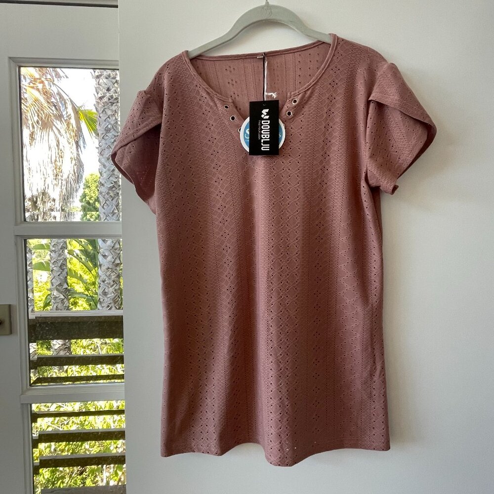Doublju Pink Eyelet, Short-Sleeve,‎ V-Neck Top, Size M, NWT